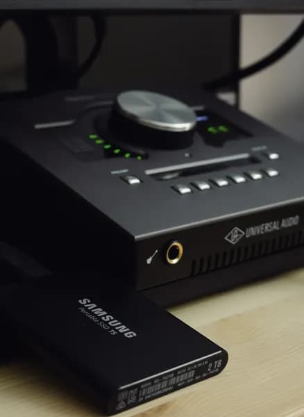 What are the advantages of SSD over HDD? Cover